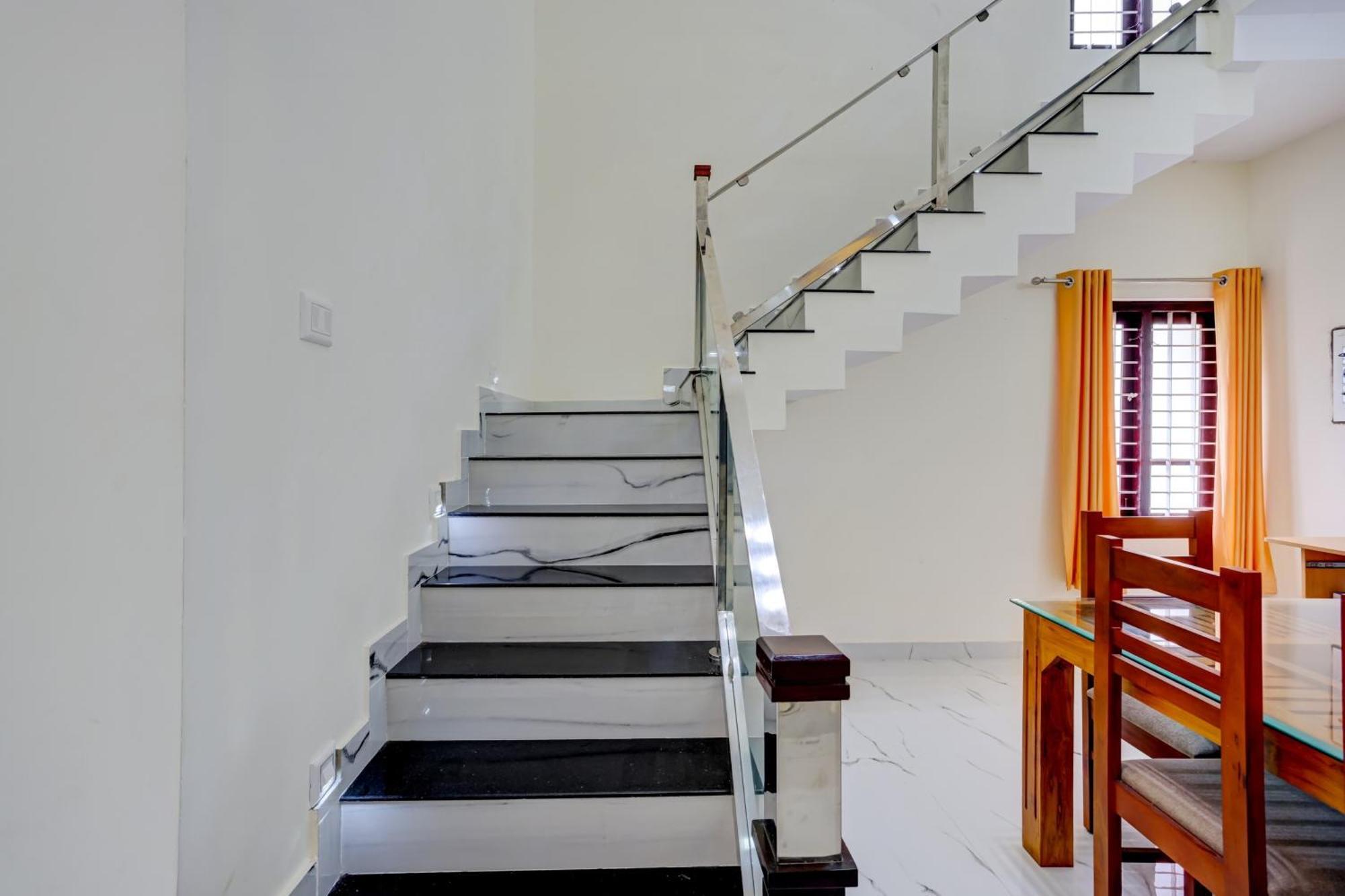 Hotel O Sivananda Homestay Varkala Buitenkant foto